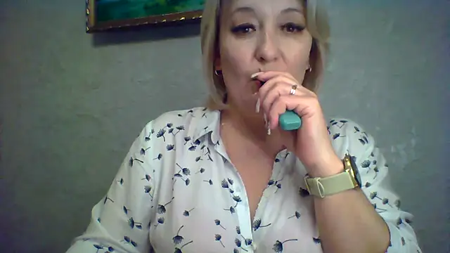 Snapshot of ArielXLoveresss chatting on November 2025 07:24:01 PM ArielXLoveresss online show from November 2025 07:24:01 PM