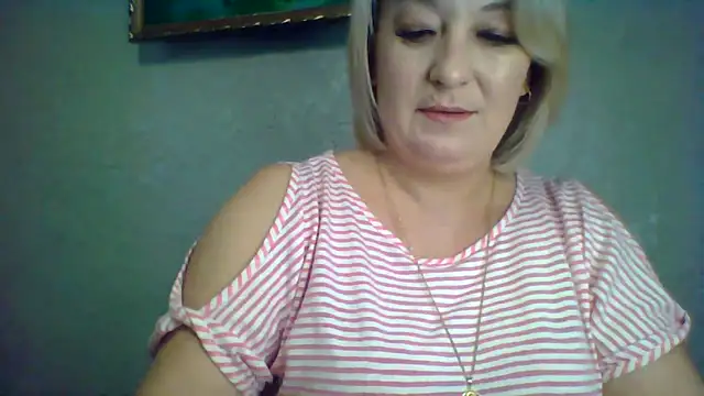 Snapshot of ArielXLoveresss chatting on November 2025 11:03:01 AM ArielXLoveresss online show from November 2025 11:03:01 AM
