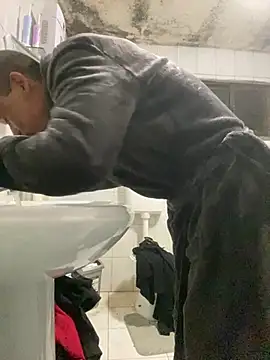 rogerdik76 online show from April 2026 10:44:02 PM