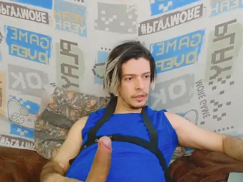 Snapshot of blondetwink chatting on April 2026 05:14:02 PM blondetwink online show from April 2026 05:14:02 PM