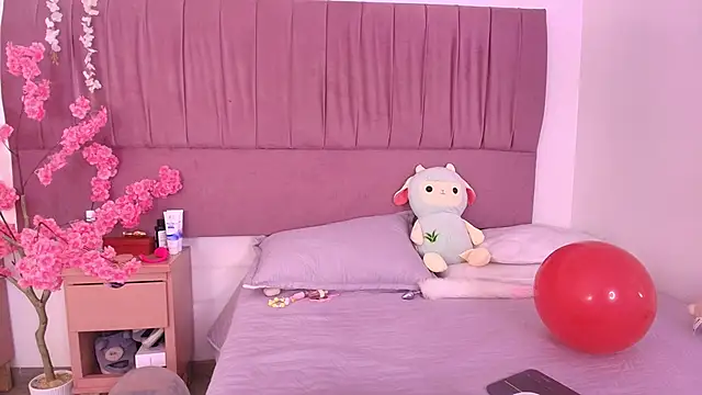 nathalya summer online show from October 2025 08:38:01 PM