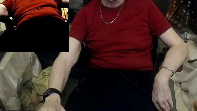 maxdaddy690 online show from April 2026 07:25:02 PM