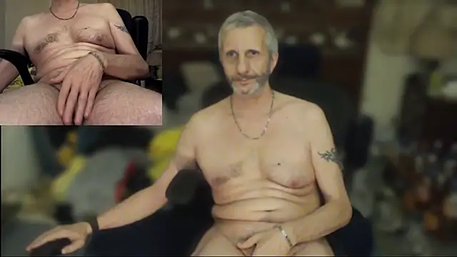 Snapshot of maxdaddy690 chatting on June 2026 01:21:02 AM maxdaddy690 online show from June 2026 01:21:02 AM