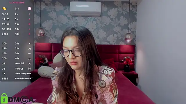 Snapshot of ZarifaRoot chatting on March 2025 12:00:02 AM ZarifaRoot online show from March 2025 12:00:02 AM