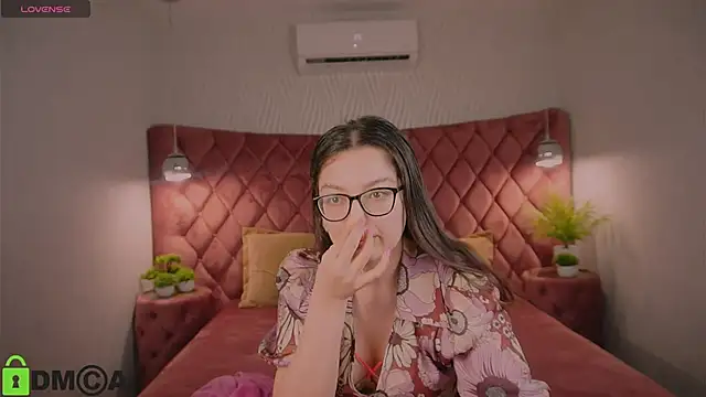 Snapshot of ZarifaRoot chatting on March 2025 01:34:02 AM ZarifaRoot online show from March 2025 01:34:02 AM