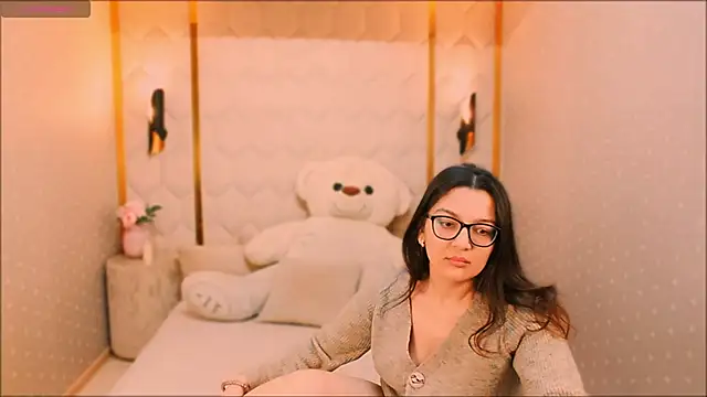 Snapshot of ZarifaRoot chatting on March 2025 09:26:01 AM ZarifaRoot online show from March 2025 09:26:01 AM