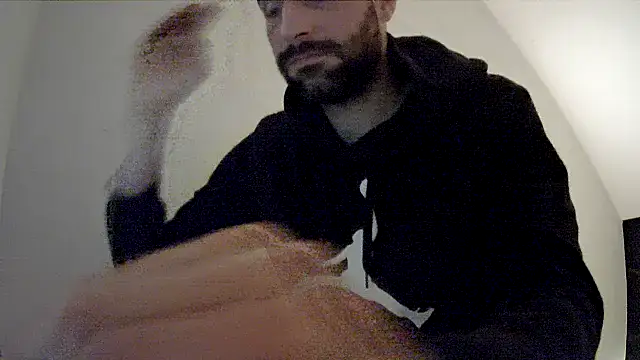 Snapshot of gryzoon chatting on September 2025 06:35:02 PM gryzoon online show from September 2025 06:35:02 PM