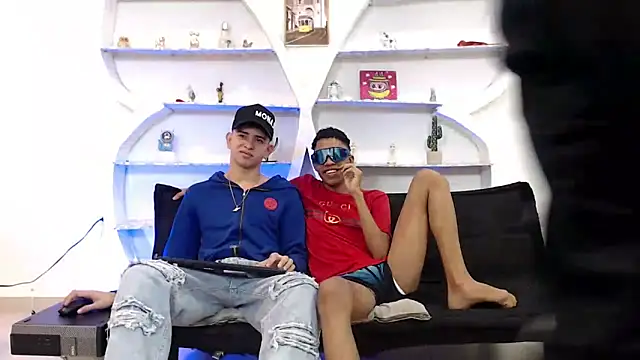 Snapshot of KING_OFF_BOYS chatting on December 2025 01:27:01 PM KING OFF BOYS online show from December 2025 01:27:01 PM