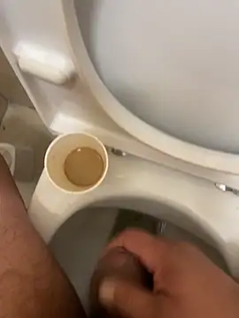 Alexander18edd online show from November 2025 01:33:02 PM