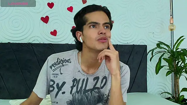 Snapshot of Maximoherrera_16 chatting on March 2025 10:11:01 AM Maximoherrera 16 online show from March 2025 10:11:01 AM