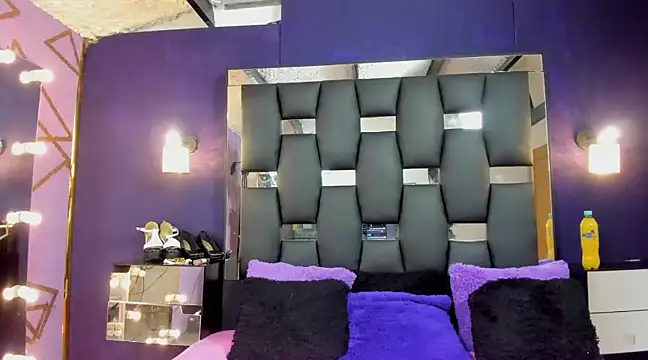 EMYCLARK01 online show from March 2025 07:05:02 PM