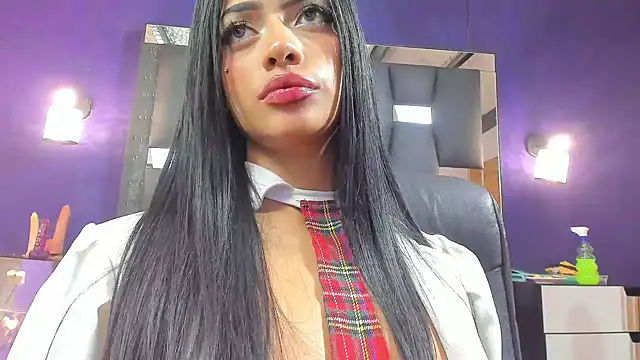 Snapshot of EMYCLARK01 chatting on May 2026 03:36:02 AM EMYCLARK01 online show from May 2026 03:36:02 AM