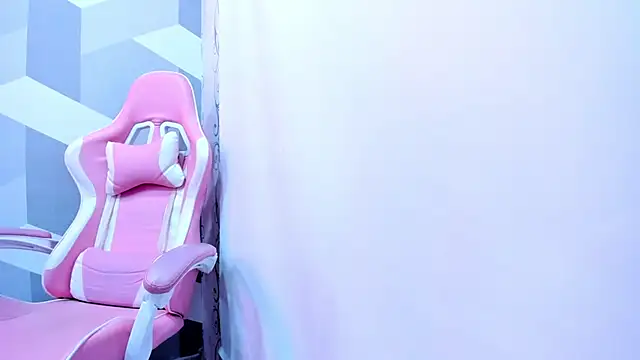 Gianna Watson online show from February 2025 01:17:02 PM