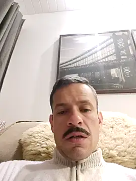 Snapshot of juniortche1313 chatting on October 2025 02:12:01 AM juniortche1313 online show from October 2025 02:12:01 AM