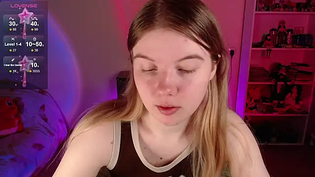 Snapshot of Strawberry_juli chatting on May 2026 03:13:01 AM Strawberry juli online show from May 2026 03:13:01 AM