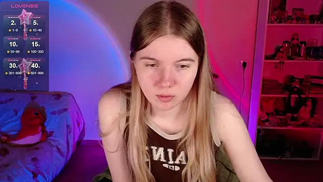Snapshot of Strawberry_juli chatting on May 2026 03:57:01 AM Strawberry juli online show from May 2026 03:57:01 AM