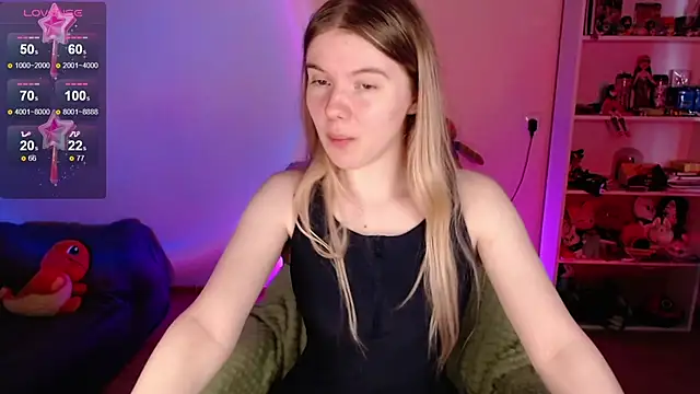 Snapshot of Strawberry_juli chatting on June 2026 05:34:01 AM Strawberry juli online show from June 2026 05:34:01 AM