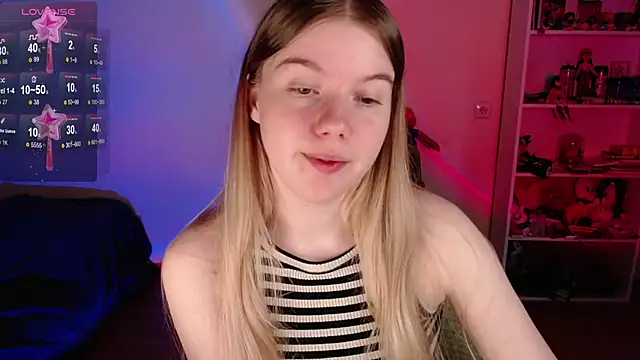 Snapshot of Strawberry_juli chatting on June 2026 03:48:02 AM Strawberry juli online show from June 2026 03:48:02 AM