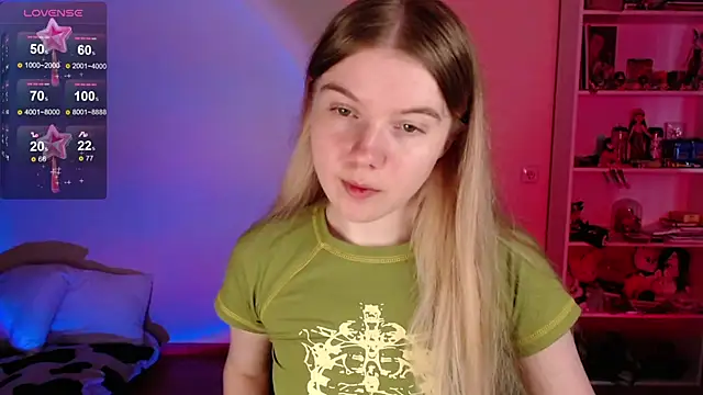 Snapshot of Strawberry_juli chatting on June 2026 03:09:02 AM Strawberry juli online show from June 2026 03:09:02 AM