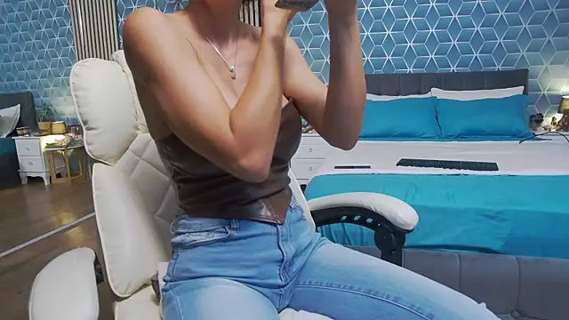 zoeylarkens online show from September 2025 04:12:01 PM