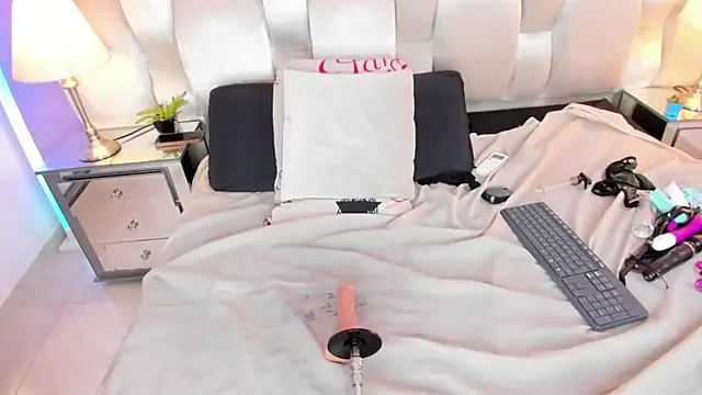 megan loviitz online show from April 2026 06:10:01 PM