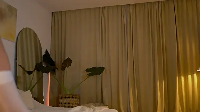 nadia bliss online show from September 2025 05:57:01 PM