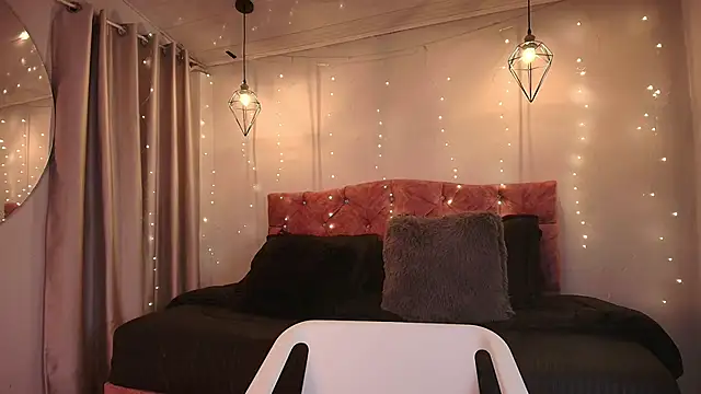 miaoconell online show from November 2025 08:41:01 PM