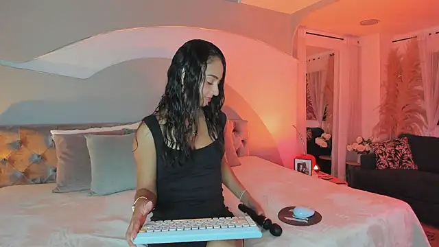 Elizabeth clark  online show from January 2026 07:28:02 PM