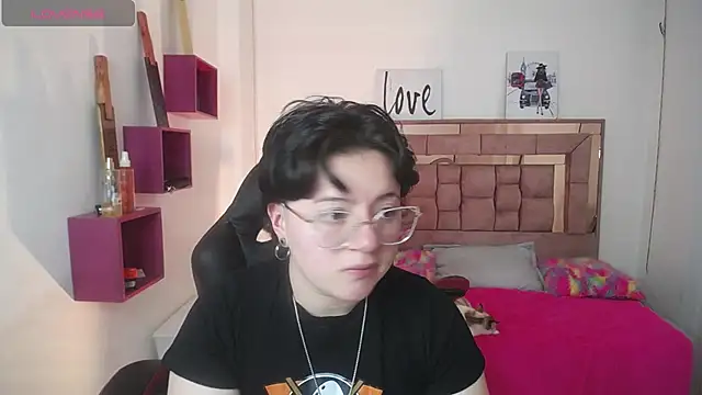 safyka online show from November 2025 12:52:02 AM