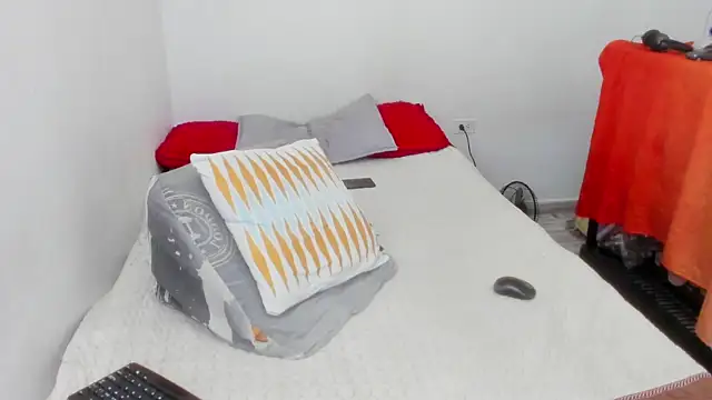 Snapshot of damian_c12 chatting on March 2025 11:31:02 PM damian c12 online show from March 2025 11:31:02 PM