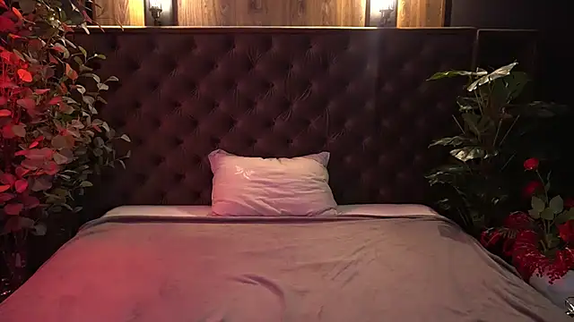 WildKittenX  online show from April 2026 05:47:01 AM