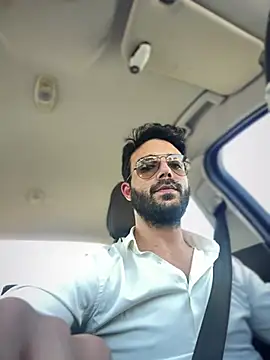 YJeromZCoxk online show from March 2025 12:26:01 PM