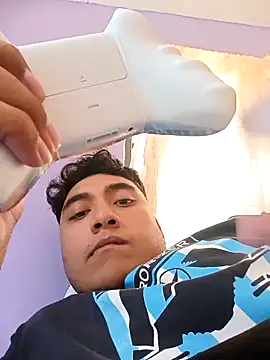 Snapshot of crisssalazar chatting on March 2025 02:30:02 AM crisssalazar online show from March 2025 02:30:02 AM