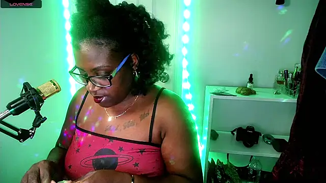 lovelyenigma365 online show from January 2026 07:19:01 PM