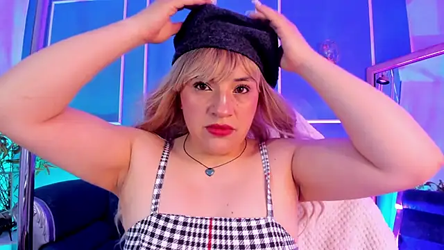 TaraTaylorr online show from November 2025 02:03:01 AM