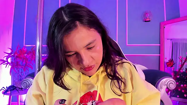 TaraTaylorr online show from February 2026 03:07:01 AM