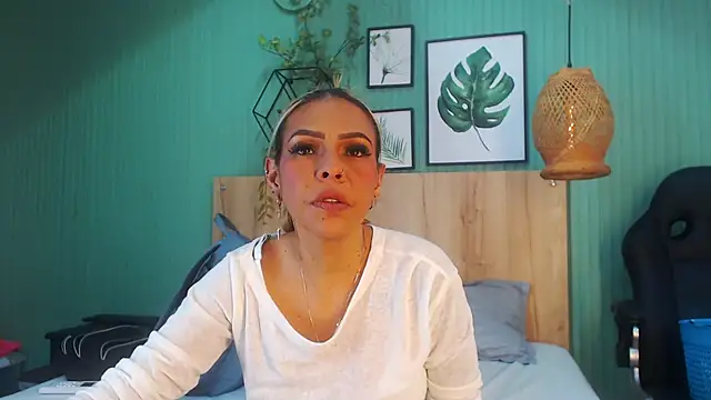 yessila parker online show from December 2025 05:44:02 PM