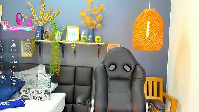 yessila parker online show from February 2026 10:19:01 AM