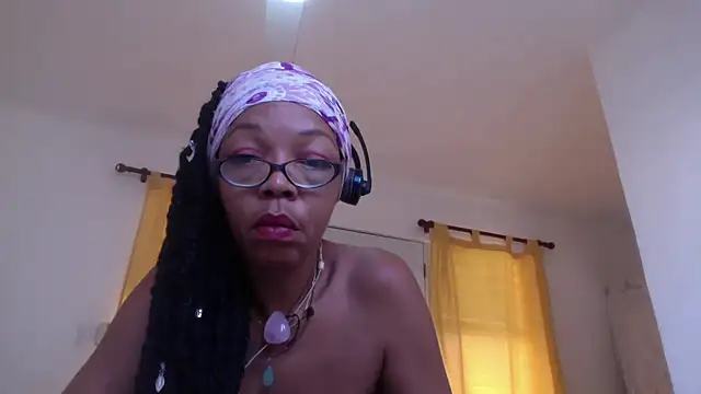 Ladyzee25 online show from September 2025 11:56:02 AM