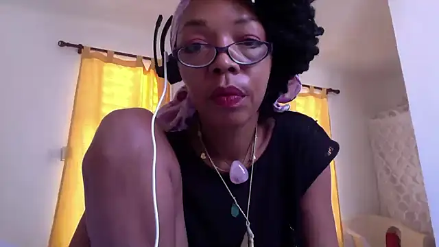 Ladyzee25 online show from September 2025 02:55:02 PM