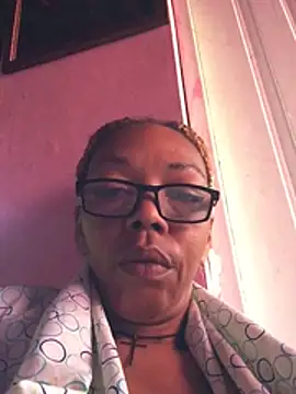 Ladyzee25 online show from May 2026 10:42:02 AM