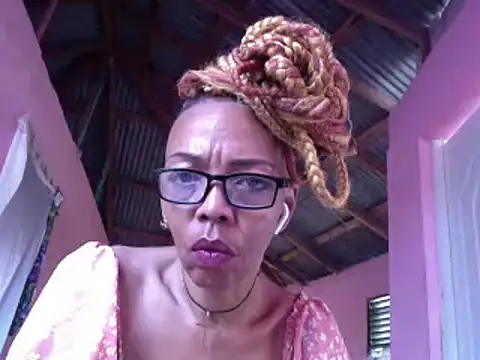Ladyzee25 online show from June 2026 09:26:01 PM