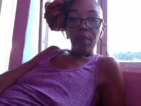 Ladyzee25 online show from June 2026 07:16:02 PM