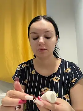 Miss Vic online show from December 2025 10:00:01 AM