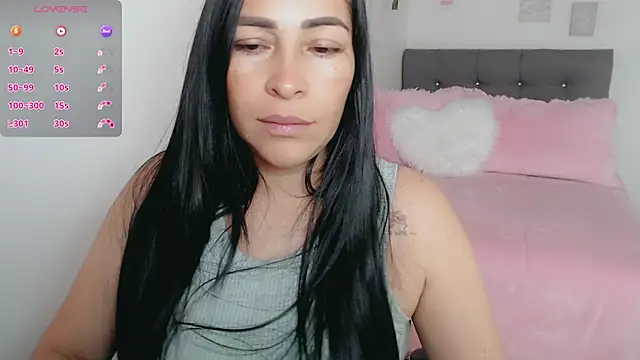 luna lgomez  online show from March 2026 12:00:02 PM