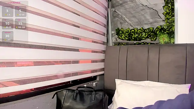 Fernanda liie  online show from September 2025 12:29:01 PM