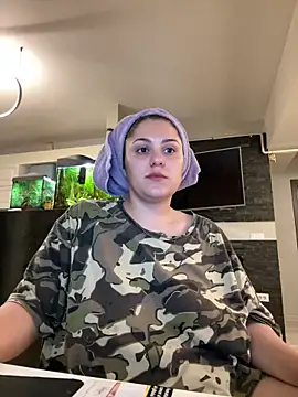 Snapshot of Layla- chatting on June 2026 06:25:02 PM Layla- online show from June 2026 06:25:02 PM