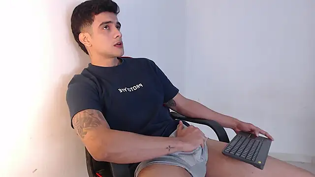 adam levis17 online show from October 2025 03:46:02 PM