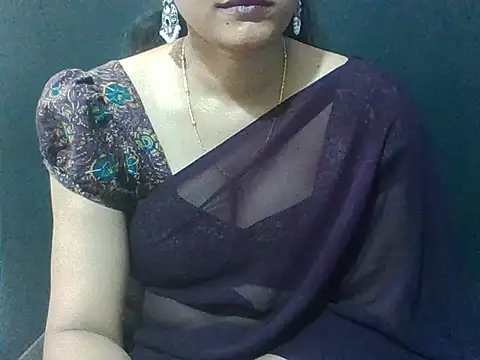 Snapshot of sugandha_bhabhi chatting on May 2026 04:43:02 AM sugandha bhabhi online show from May 2026 04:43:02 AM
