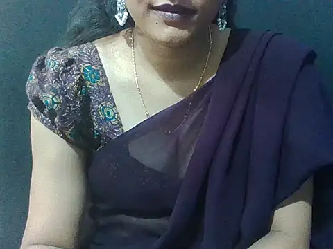 Snapshot of sugandha_bhabhi chatting on June 2026 04:05:02 PM sugandha bhabhi online show from June 2026 04:05:02 PM